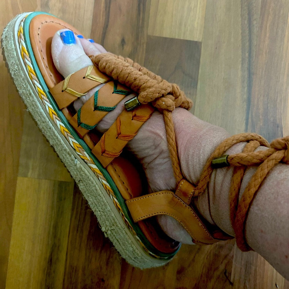 LIKE NEW Farm Rio Vegan Sand Rope Flatform Tie Sandal Ladies Size 9